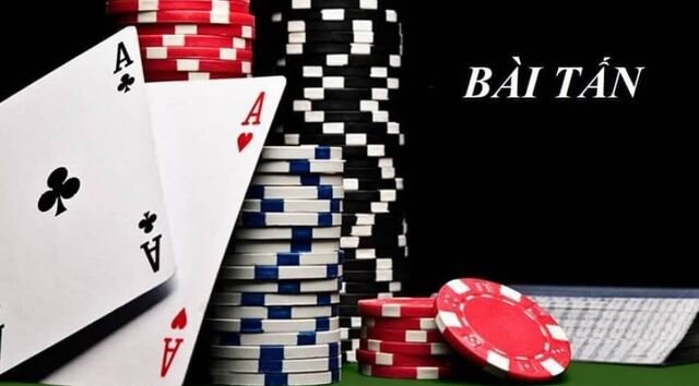 Bài tấn dùng bộ bài 52 lá, chia đều cho số lượng người tham gia từ 2 đến 4 người